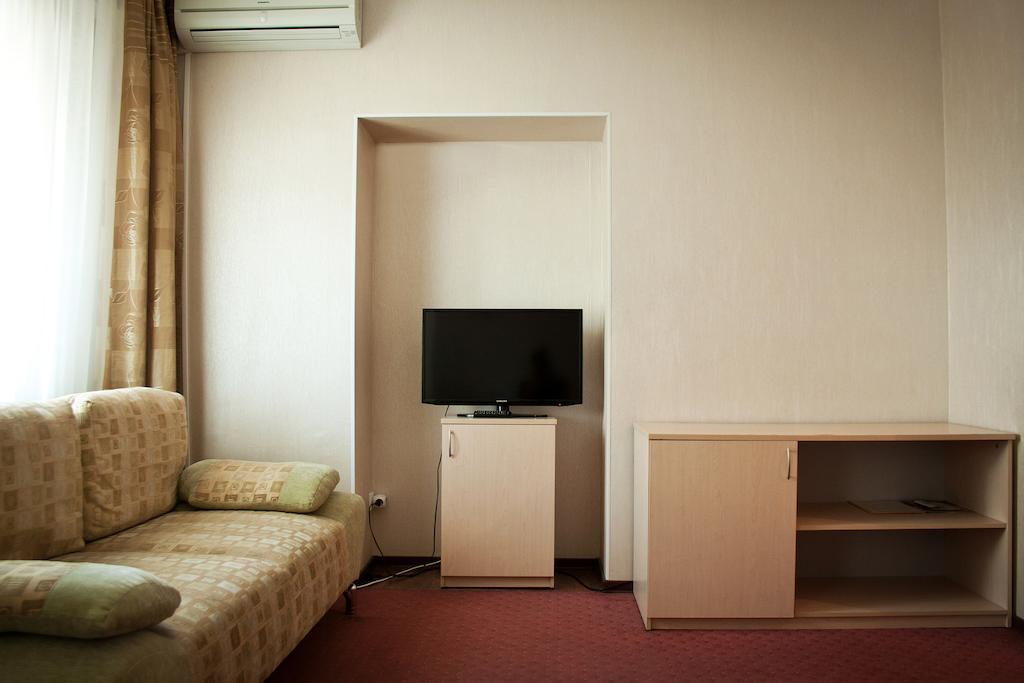 Hotel Aist Ekaterinburg Ruang foto